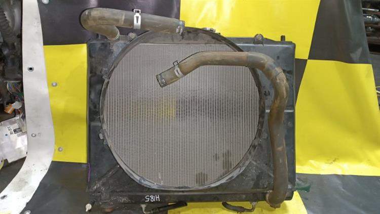 Радиатор основной Мицубиси Паджеро в Беслане 105204